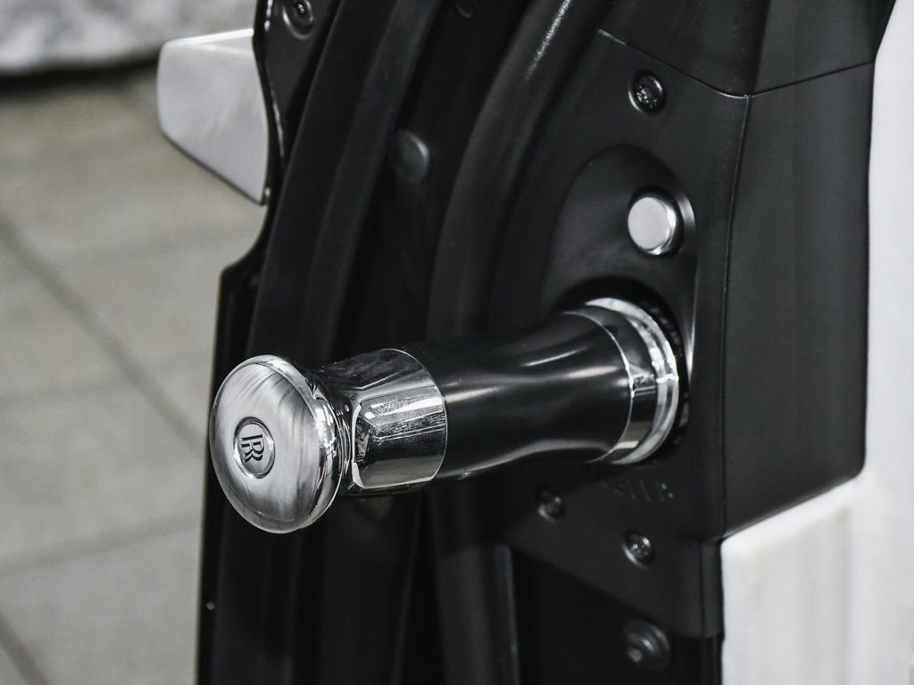 Used 2018 Rolls-Royce Ghost image 11