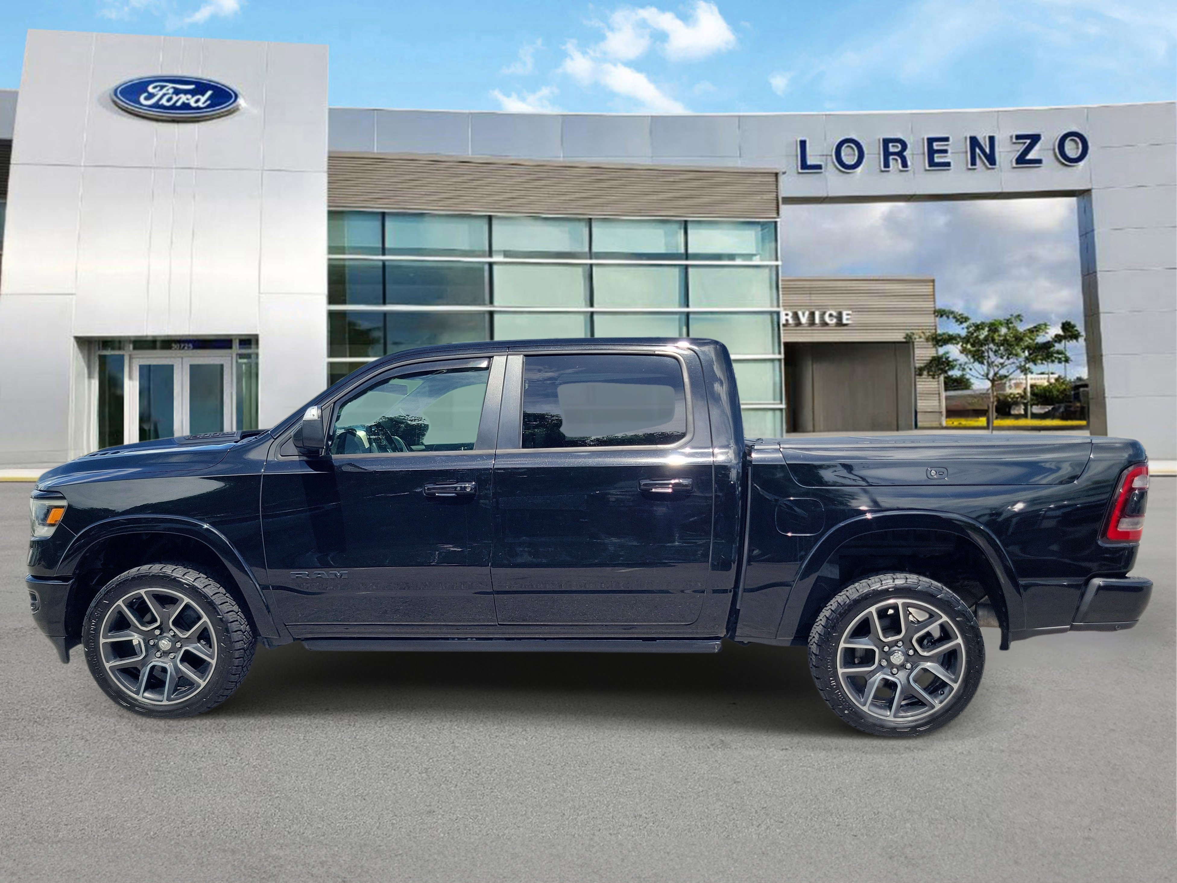 Used 2019 RAM 1500 Laramie AWD/4WD image 8