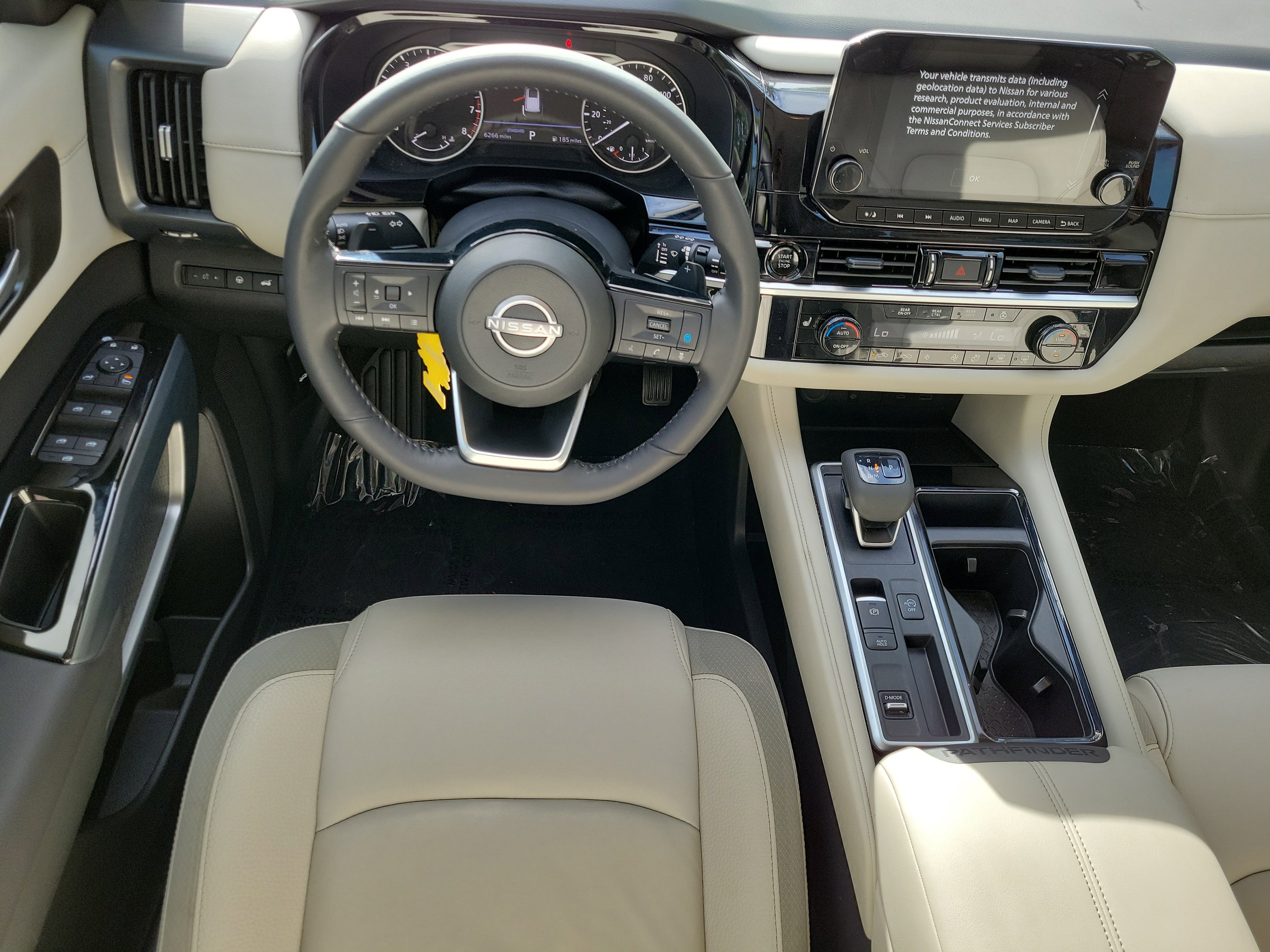 Used 2025 Nissan Pathfinder SL FWD image 10