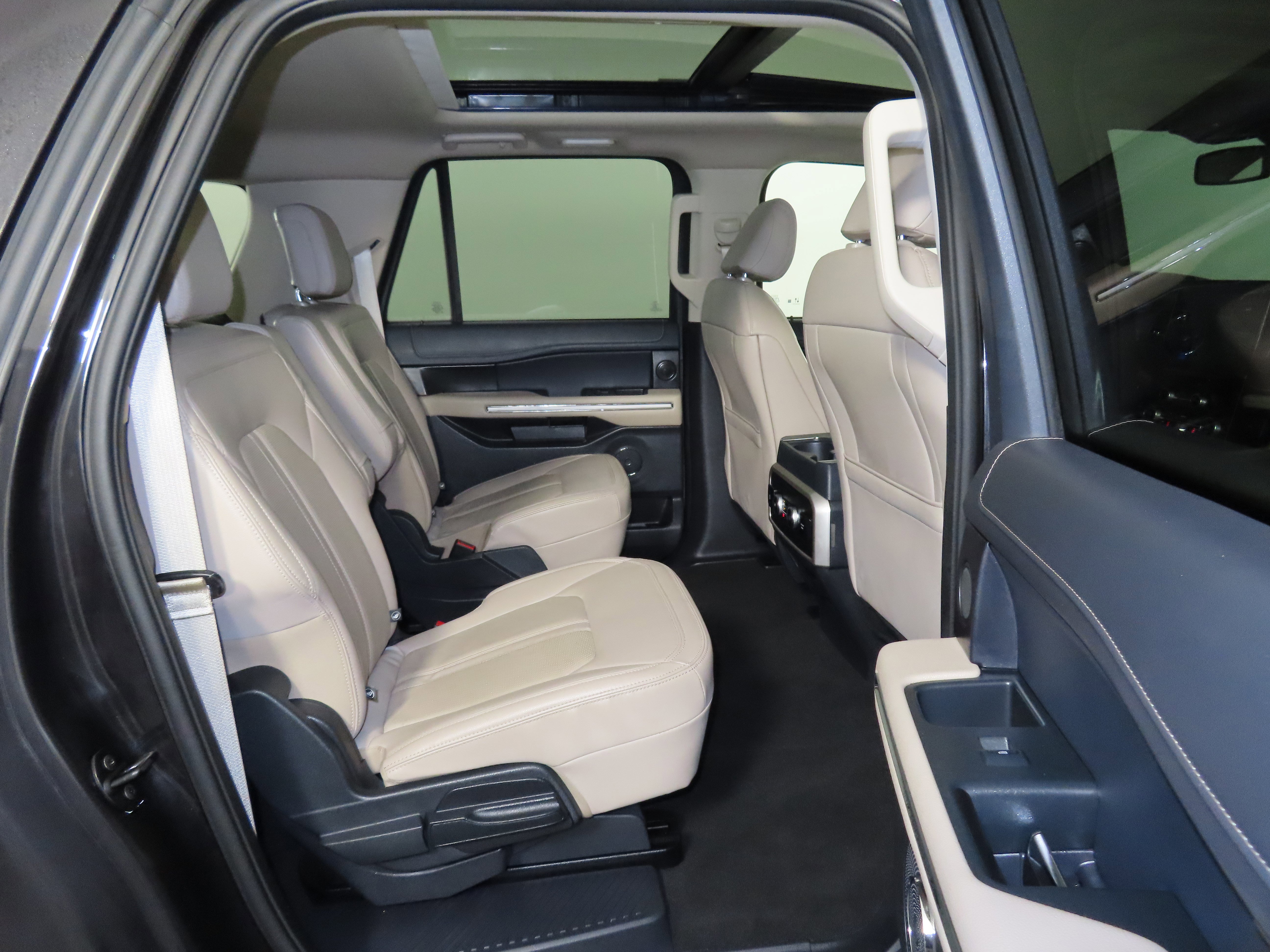 Used 2024 Ford Expedition Max Limited image 38