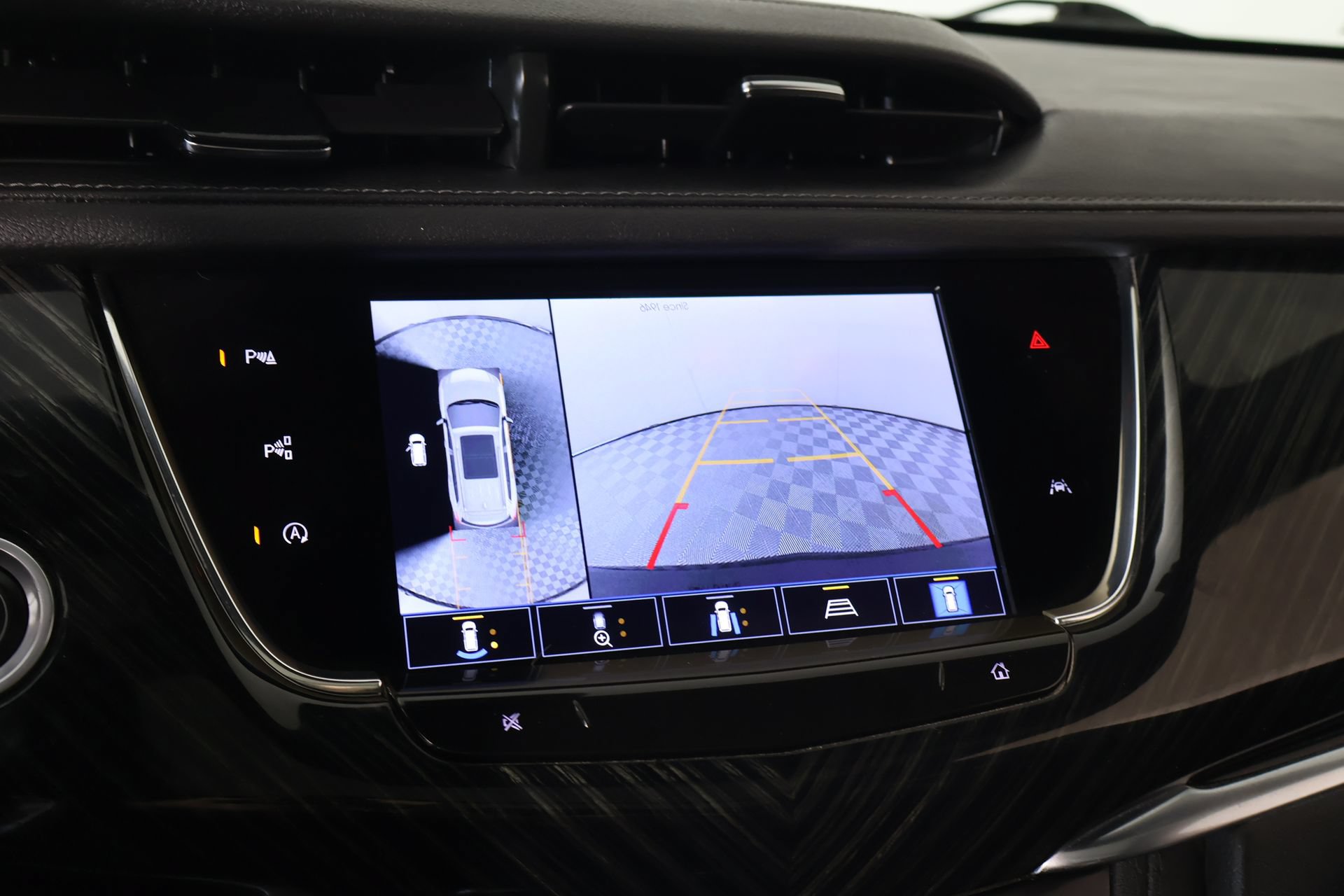Used 2023 Cadillac XT6 Premium Luxury w/ Technology Package AWD/4WD image 6