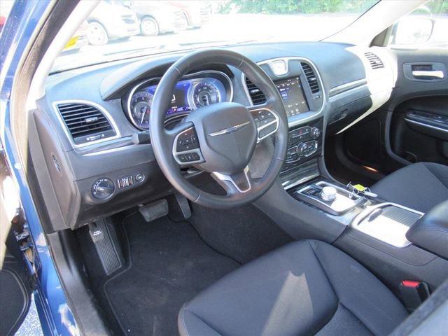 Used 2021 Chrysler 300 Touring w/ Chrome Appearance Package RWD image 15