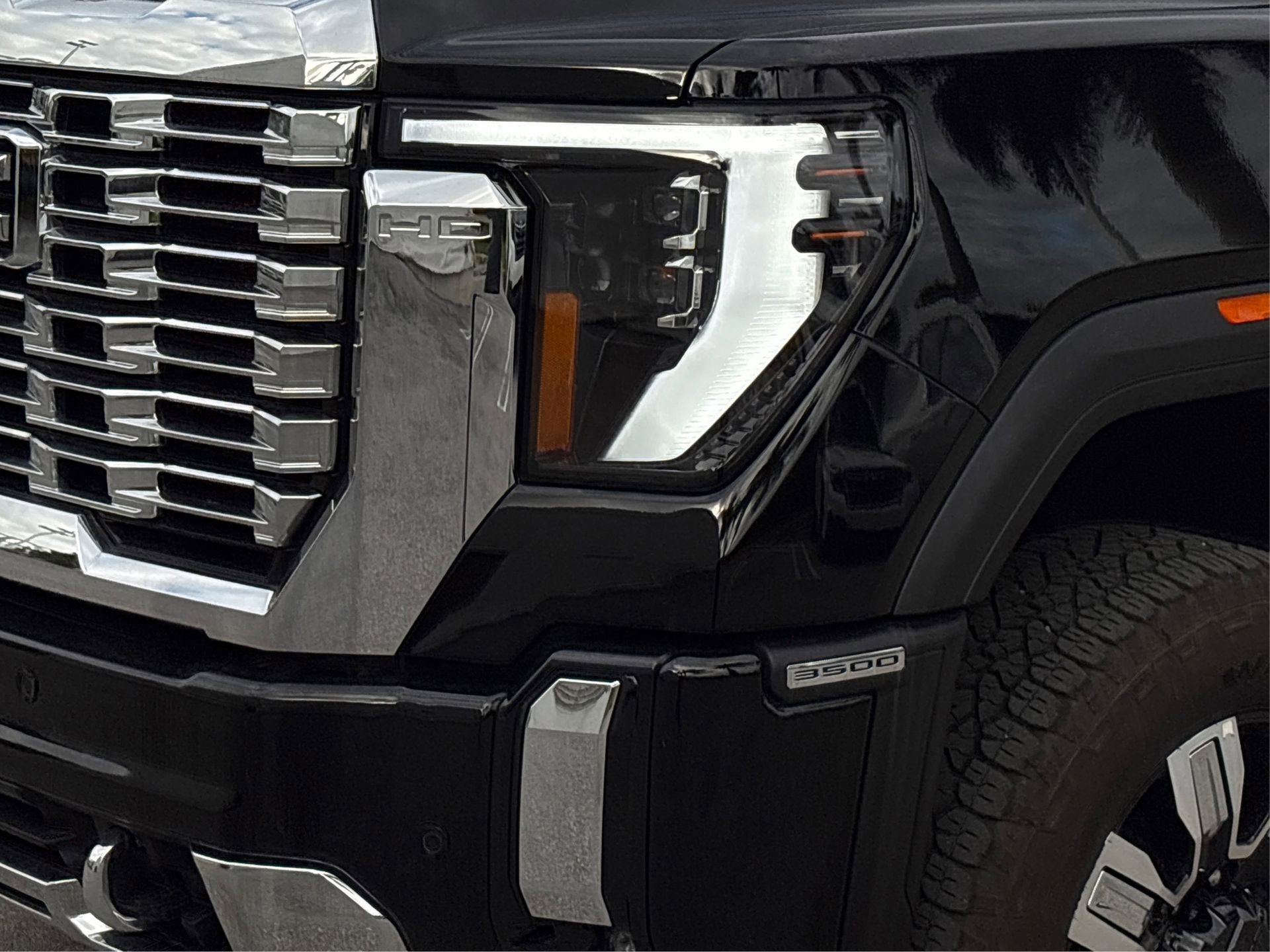 Used 2025 GMC Sierra 3500 Denali image 14