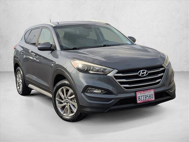 Used 2017 Hyundai Tucson SE video 3