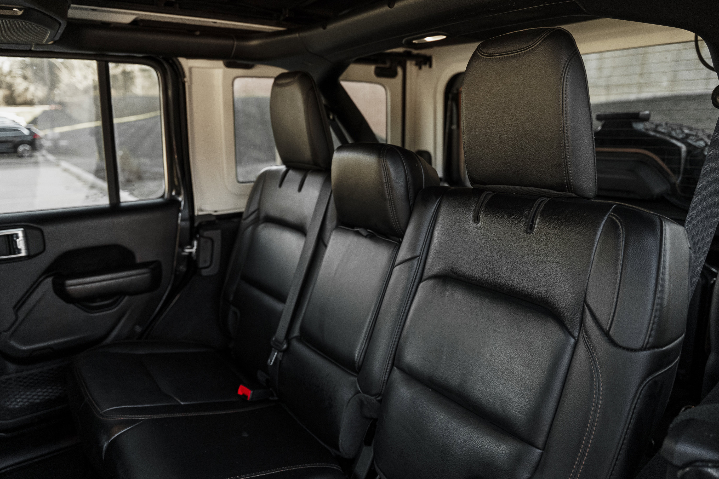 Used 2021 Jeep Wrangler Unlimited Rubicon w/ Xtreme Recon 35" Tire Package image 24