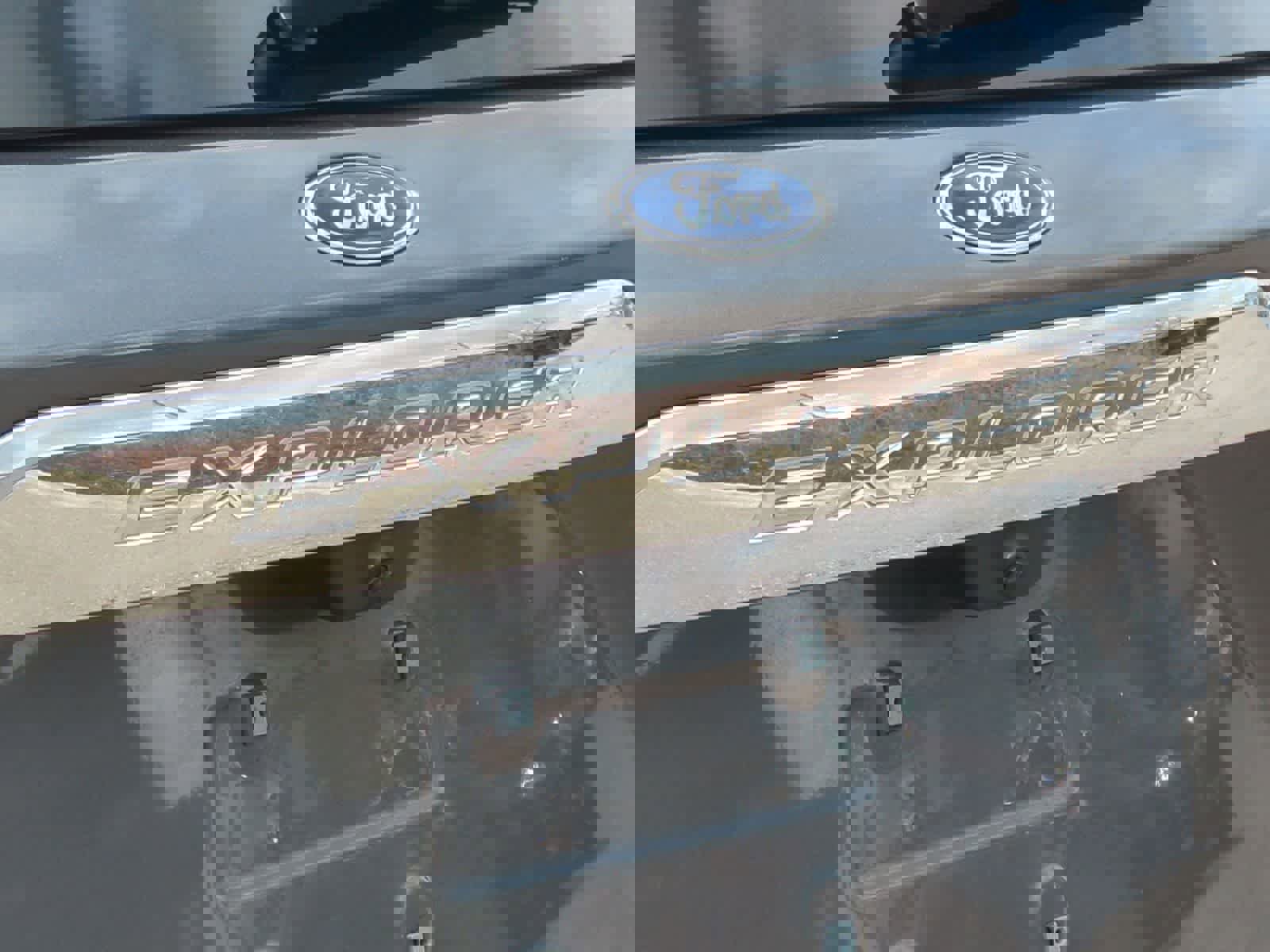 Used 2024 Ford Explorer XLT w/ Equipment Group 202A AWD/4WD image 13