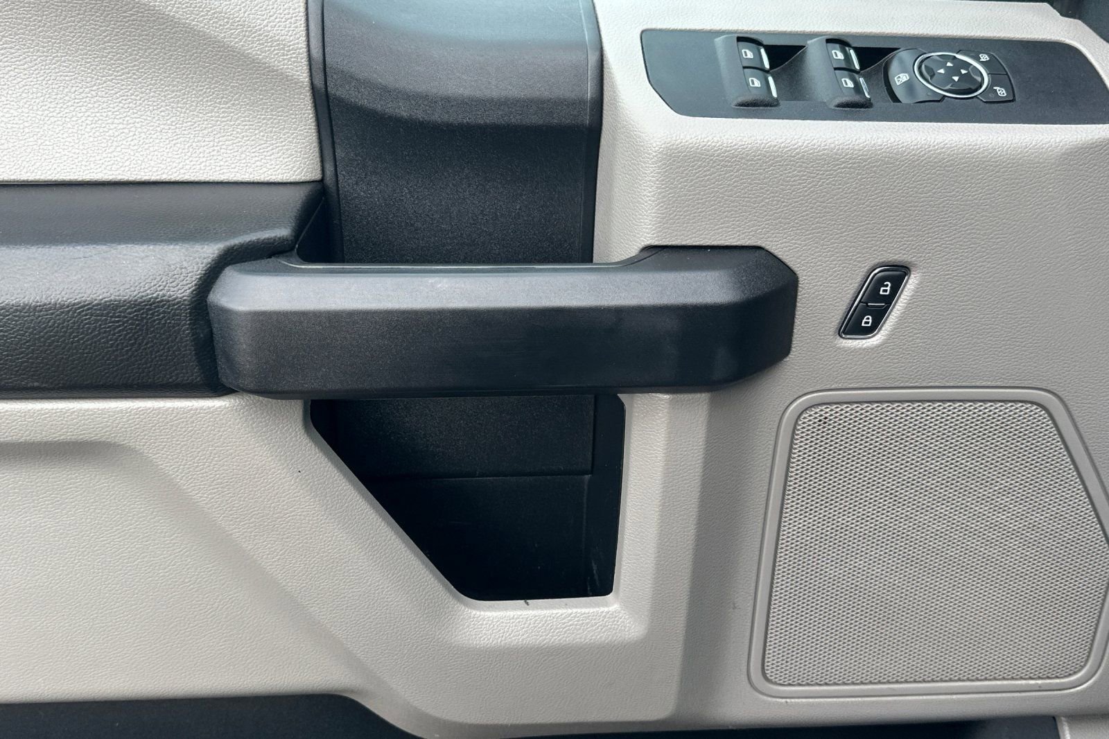 Used 2020 Ford F250 XL w/ STX Appearance Package image 11