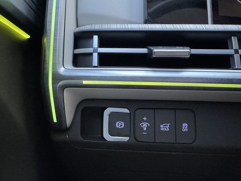 Used 2024 Hyundai Santa Fe Calligraphy image 30