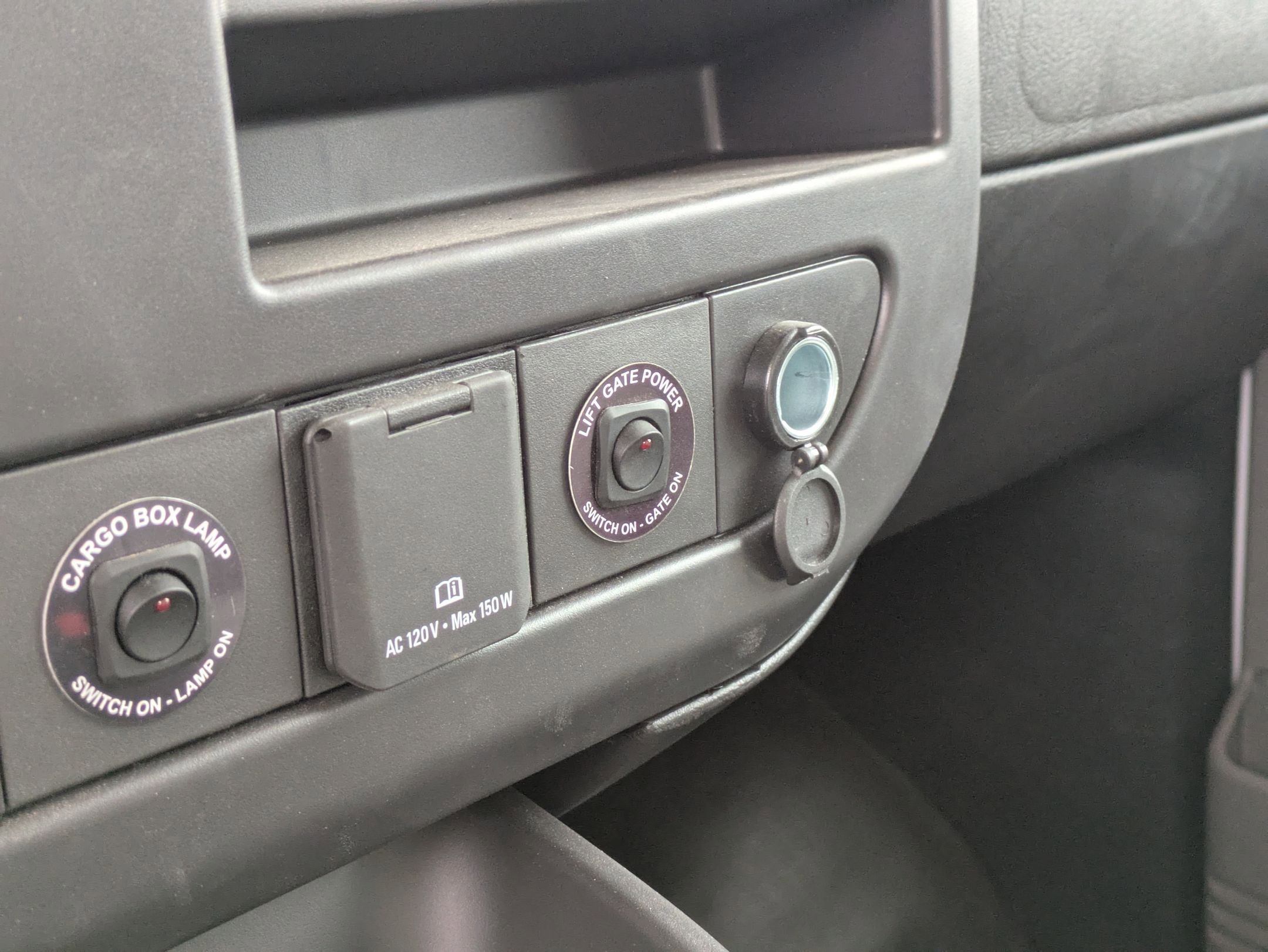 New 2024 GMC Savana 3500 w/ Power Convenience Package image 18