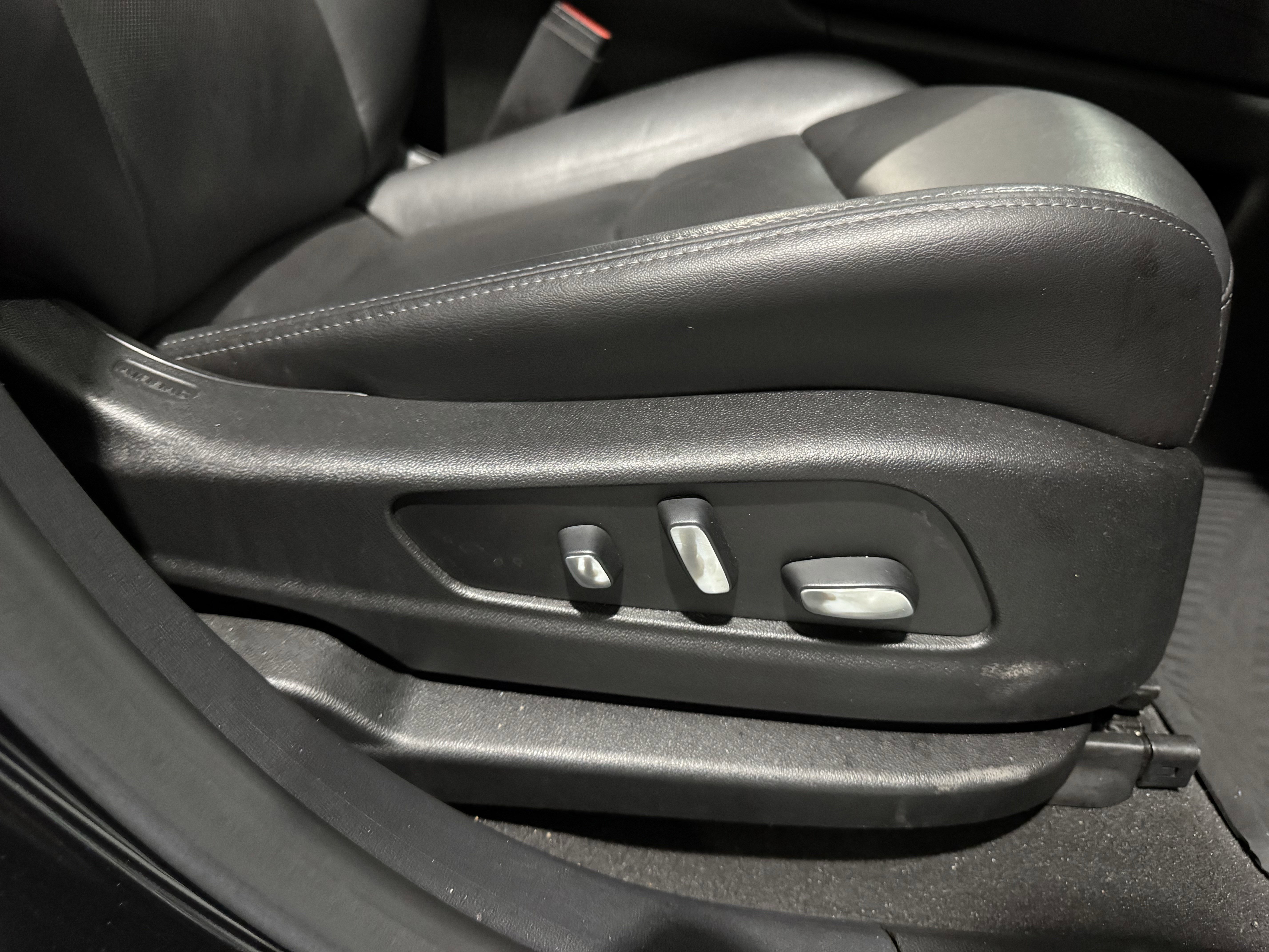 Used 2020 Cadillac XT5 Premium Luxury image 40