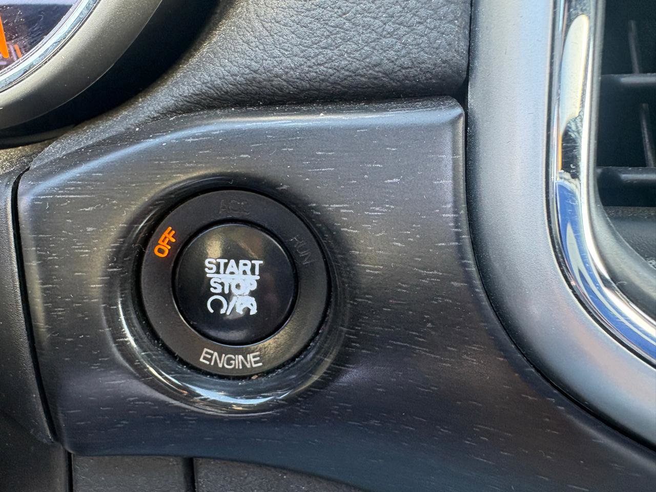 Used 2015 Jeep Grand Cherokee Altitude image 14