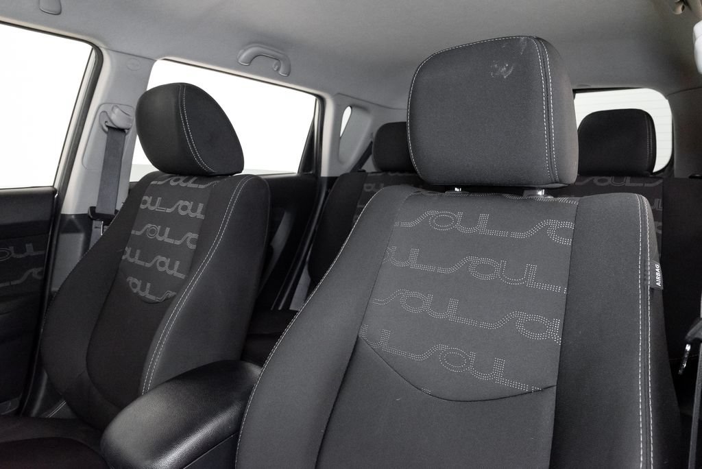 Used 2013 Kia Soul + FWD image 10