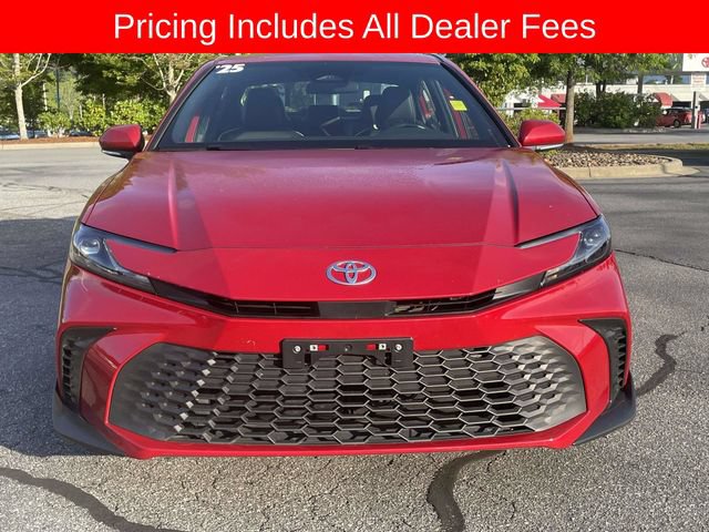 Used 2025 Toyota Camry SE FWD image 8