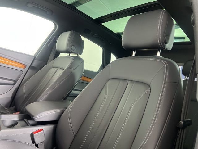 Used 2023 Audi Q5 2.0T Premium w/ Convenience Package AWD/4WD image 22