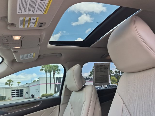 Used 2018 Lincoln MKC Reserve FWD image 16