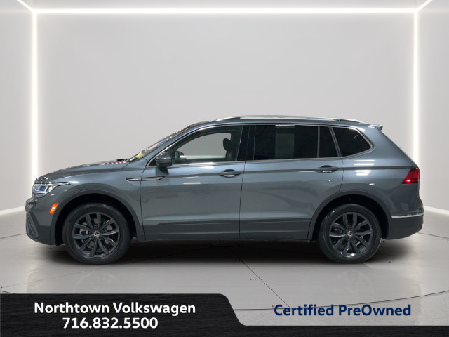 Used 2024 Volkswagen Tiguan SE w/ Panoramic Sunroof Package AWD/4WD image 2