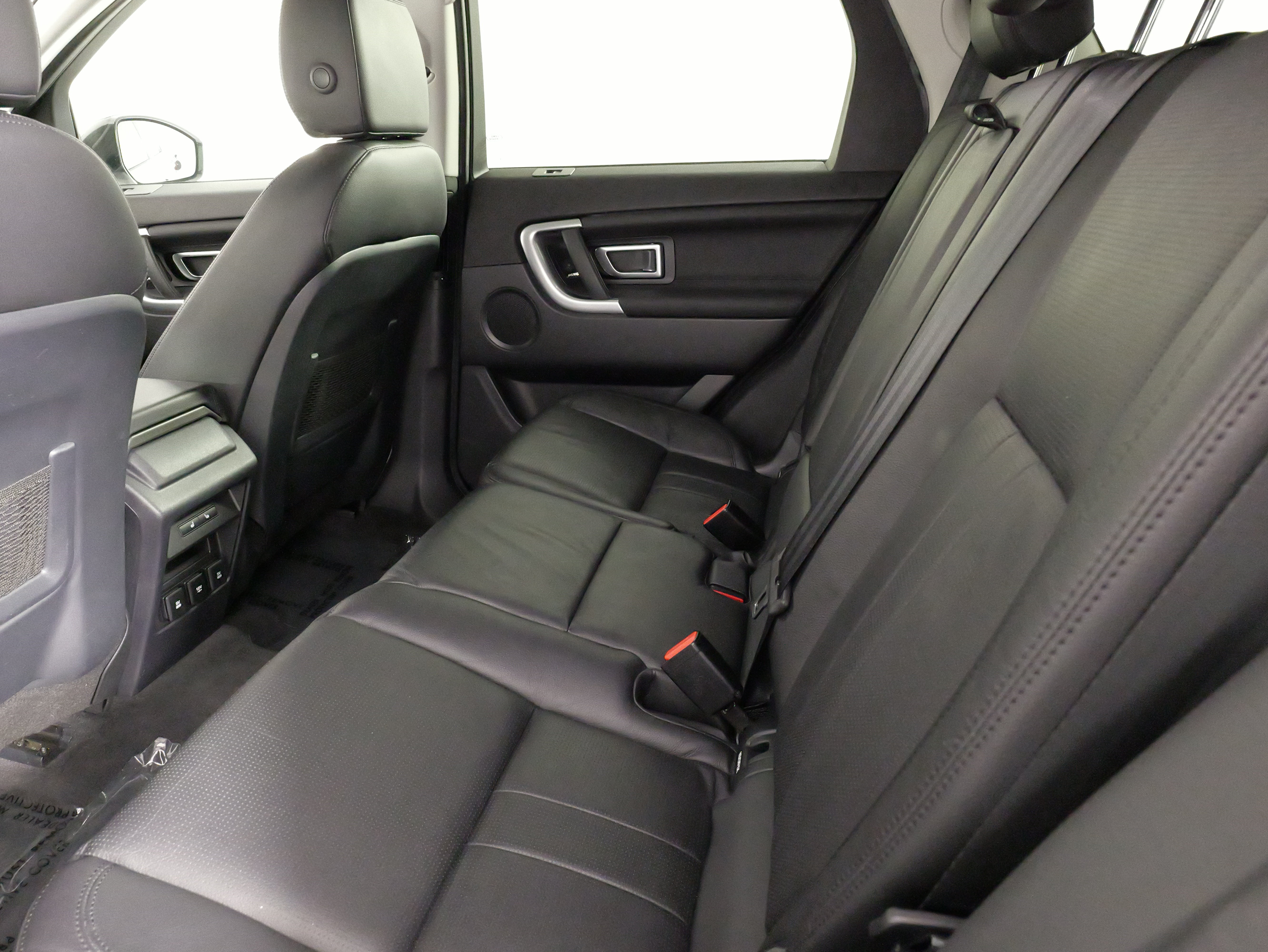 Used 2018 Land Rover Discovery Sport HSE AWD/4WD image 34