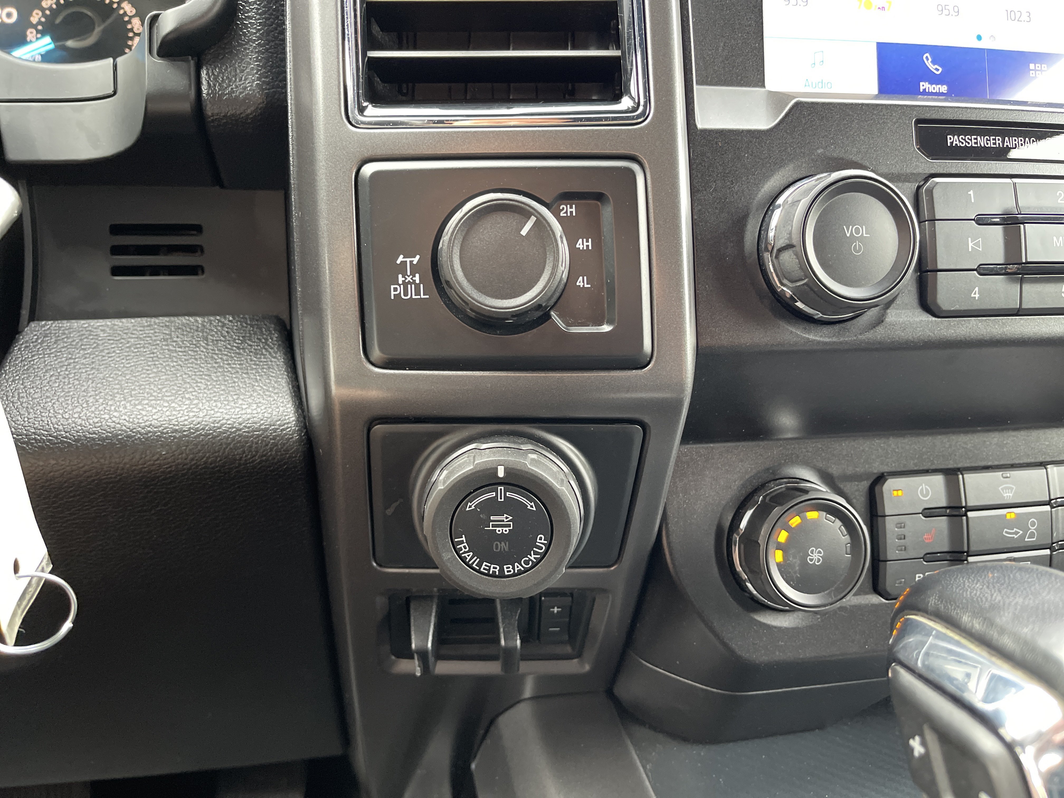 Used 2019 Ford F150 XLT w/ Equipment Group 302A Luxury AWD/4WD image 21