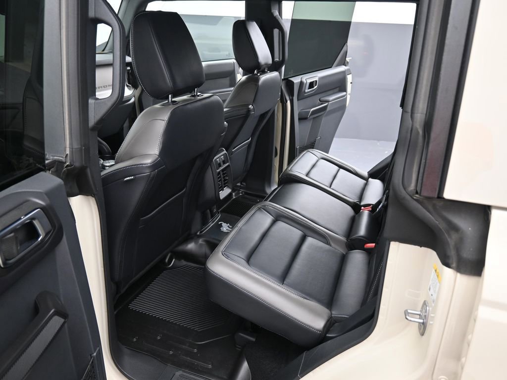 Used 2025 Ford Bronco Outer Banks w/ Sasquatch Package AWD/4WD image 26