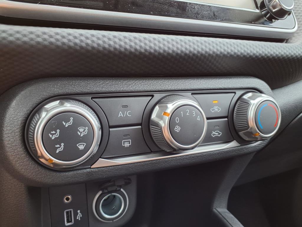 New 2025 Nissan Kicks Play S FWD image 28