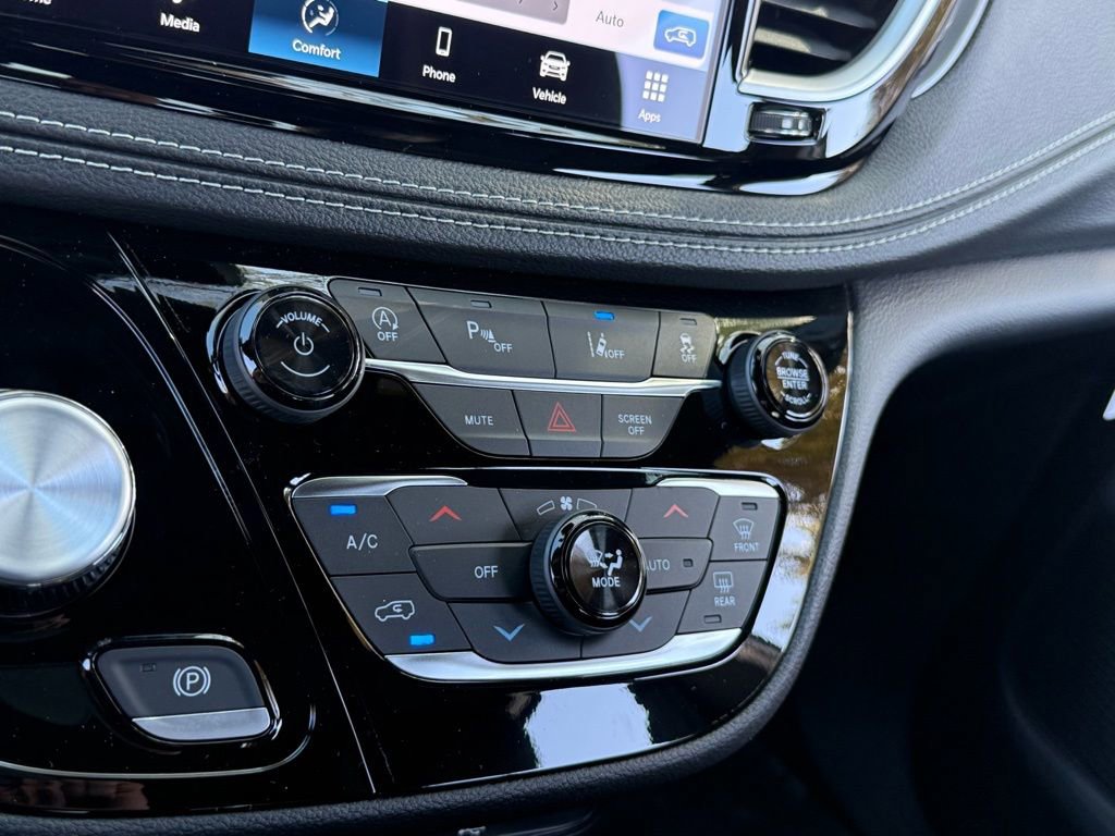 New 2026 Chrysler Pacifica Select image 52