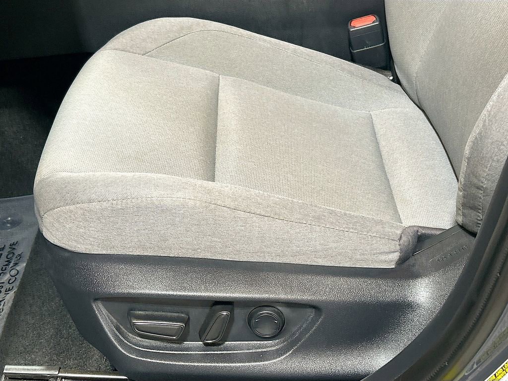 Used 2025 Toyota Camry LE w/ Convenience Package FWD image 16