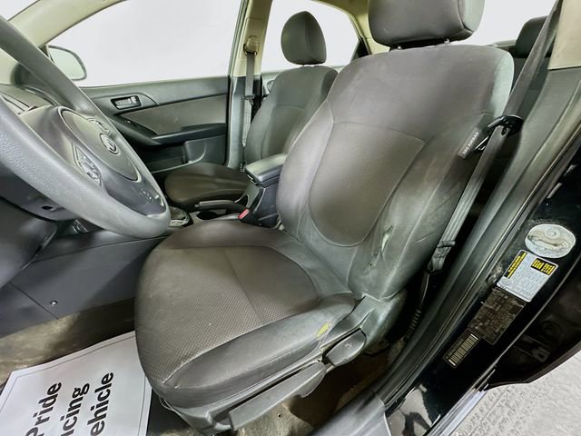 Used 2012 Kia Forte EX image 19