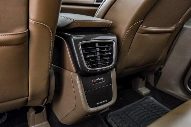 Used 2016 Lincoln MKX Reserve w/ Technology Package FWD image 38
