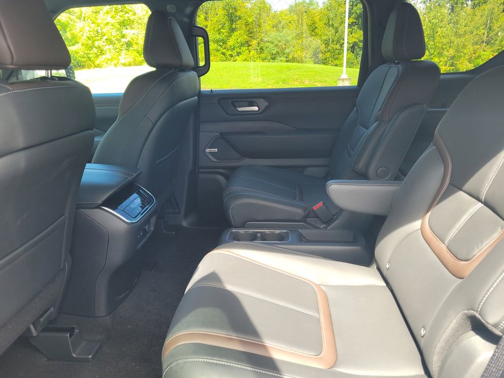 New 2025 Nissan Armada SL w/ Captain's Chari Seat Package image 31