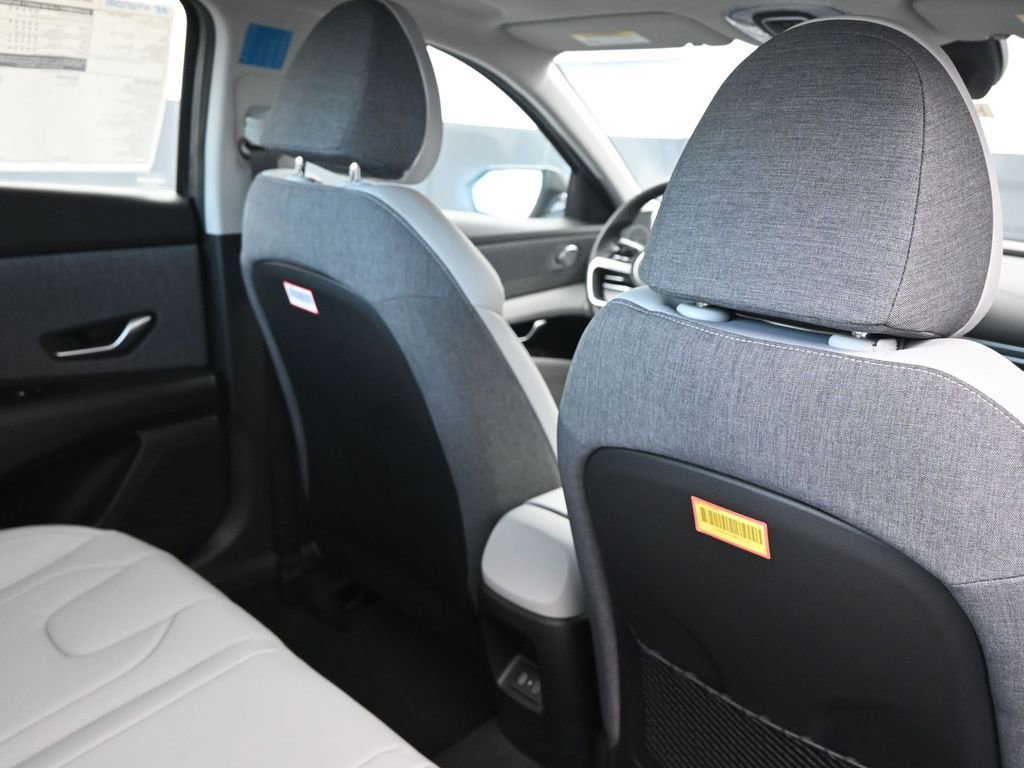 New 2026 Hyundai Elantra Limited image 15