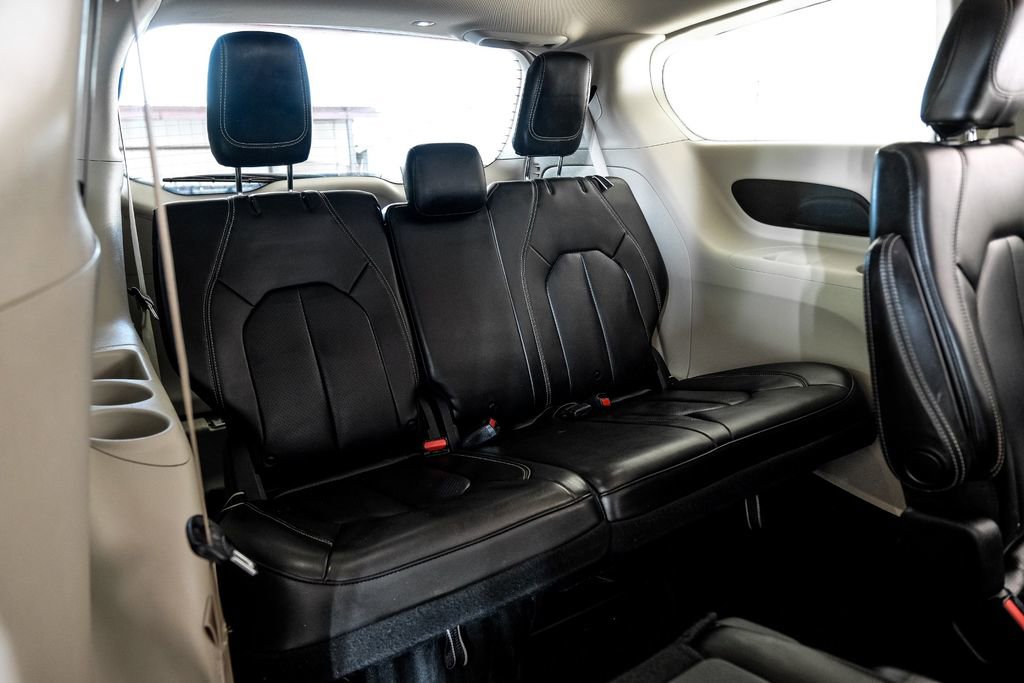 Used 2020 Chrysler Voyager Lxi image 40