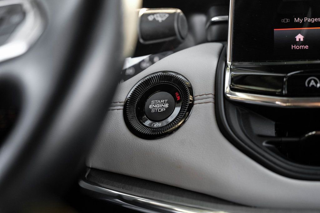 Used 2022 Jeep Compass Limited image 29