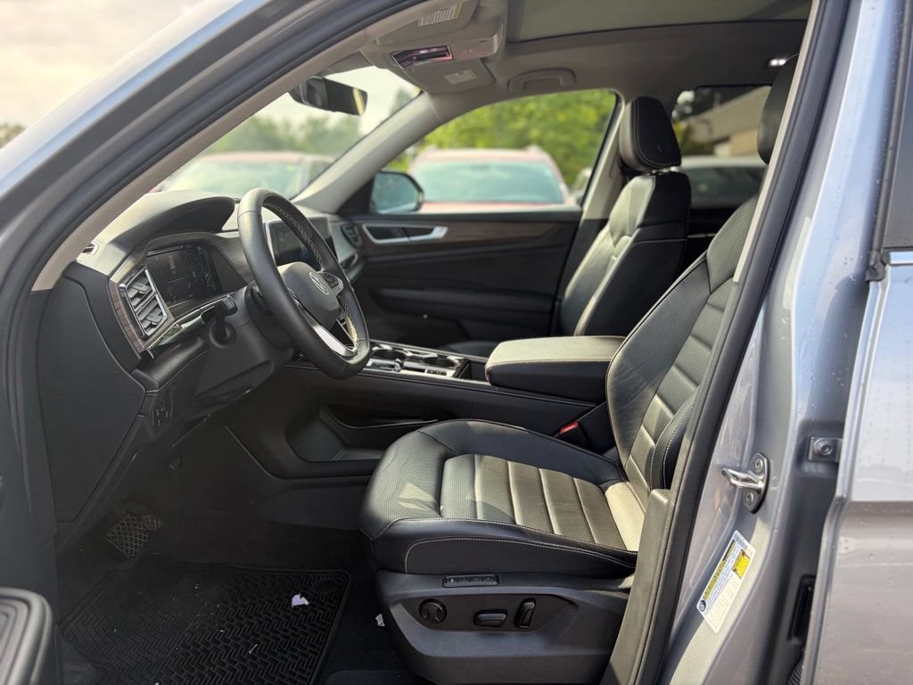 Used 2024 Volkswagen Atlas SEL AWD/4WD image 23