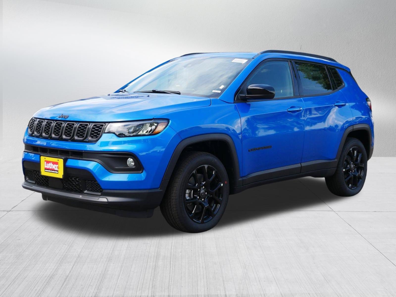 New 2026 Jeep Compass Latitude w/ Sun and Sound Group AWD/4WD image 3