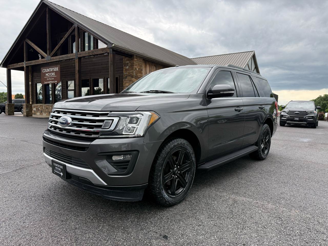 Used 2019 Ford Expedition XLT w/ Equipment Group 201A RWD image 2