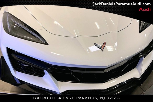 Used 2023 Chevrolet Corvette Z06 w/ Z07 Performance Package image 8