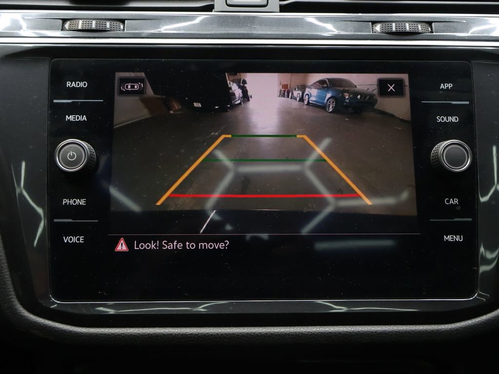 Used 2021 Volkswagen Tiguan SE w/ Panoramic Sunroof Package AWD/4WD image 24