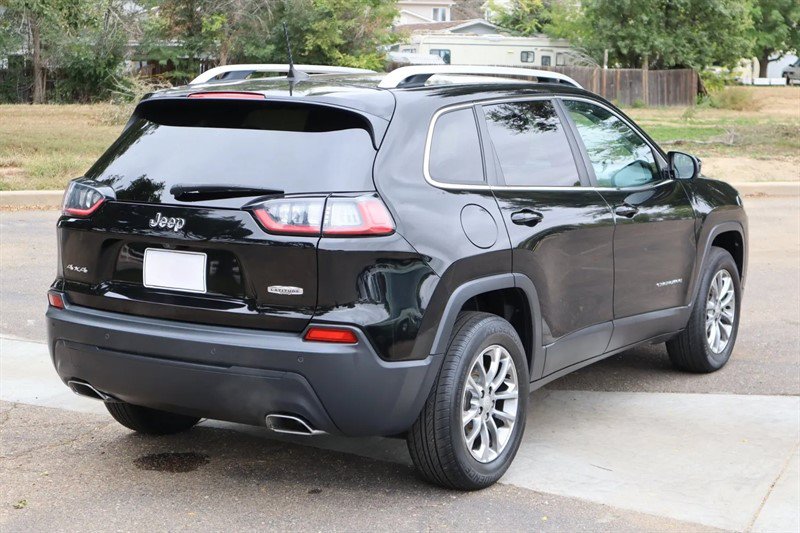 Used 2019 Jeep Cherokee Latitude Plus w/ Cold Weather Group AWD/4WD image 6