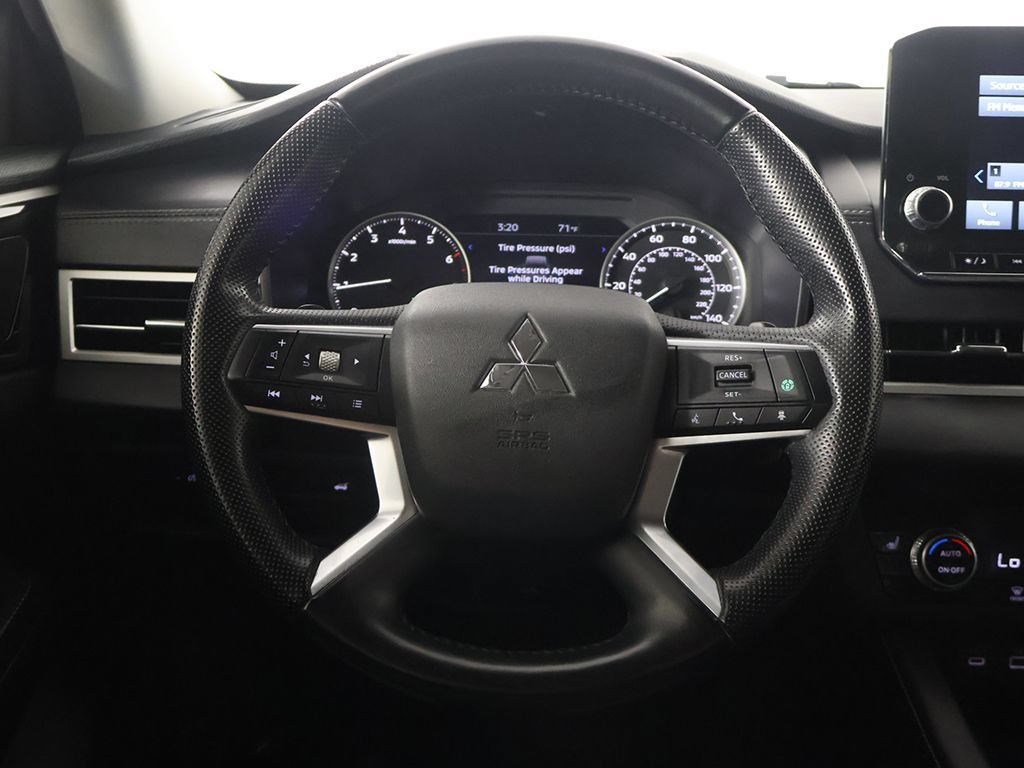 Used 2024 Mitsubishi Outlander SE AWD/4WD image 38