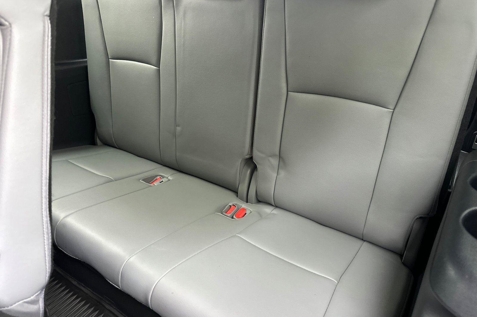 Used 2022 Toyota Highlander XLE image 15