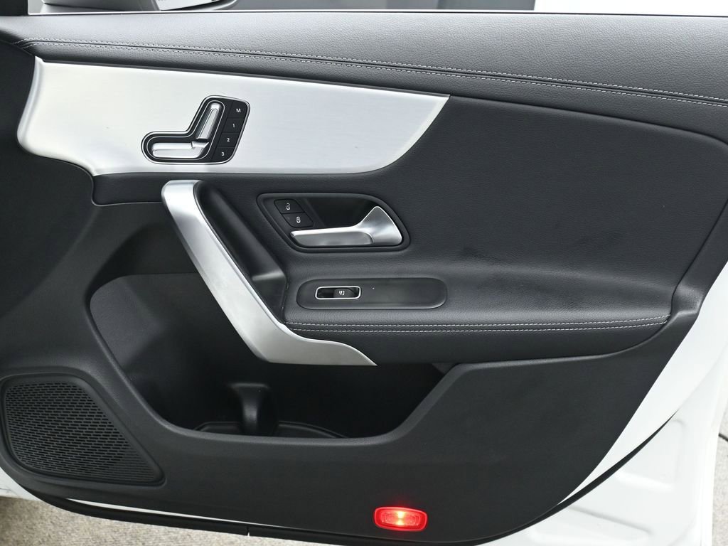 Used 2025 Mercedes-Benz CLA 250 image 23