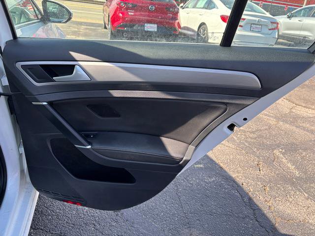 Used 2016 Volkswagen Golf 4dr Auto TSI image 14