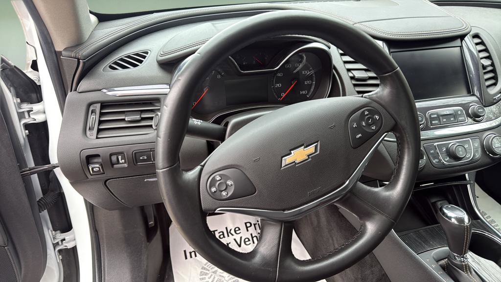 Used 2016 Chevrolet Impala LT w/ Convenience Package image 14