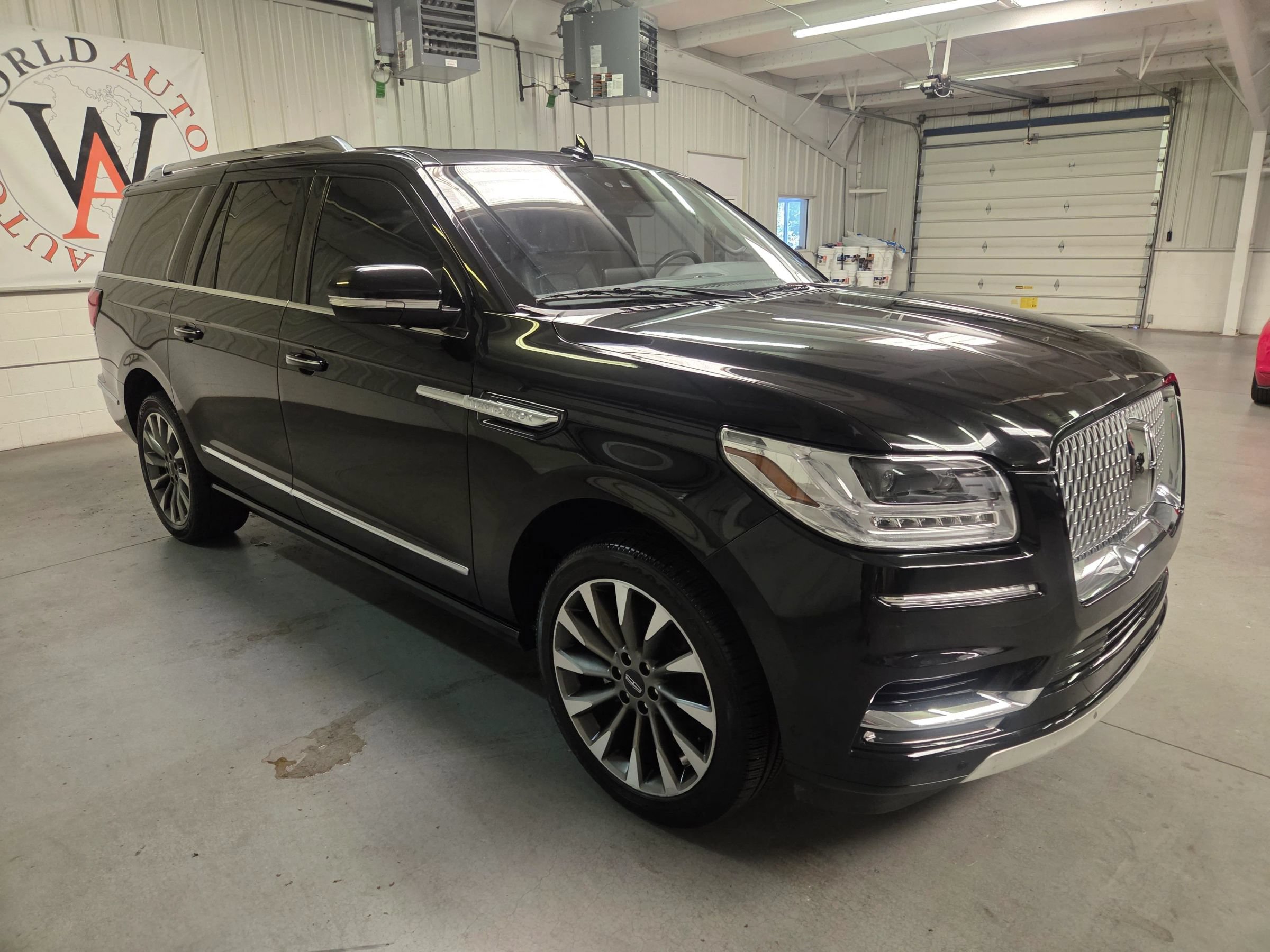 Used 2021 Lincoln Navigator L Reserve RWD image 10