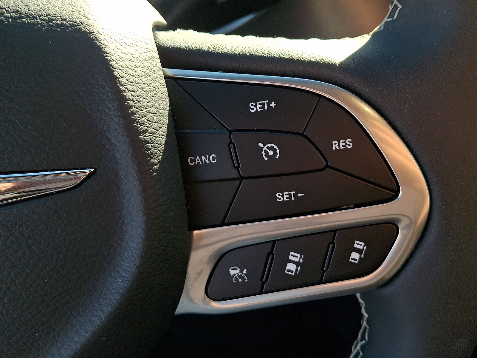 Used 2026 Chrysler Pacifica Select FWD image 22