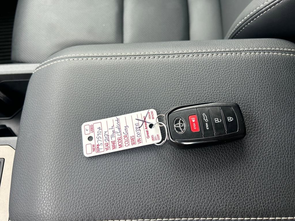 Used 2024 Toyota Land Cruiser image 32