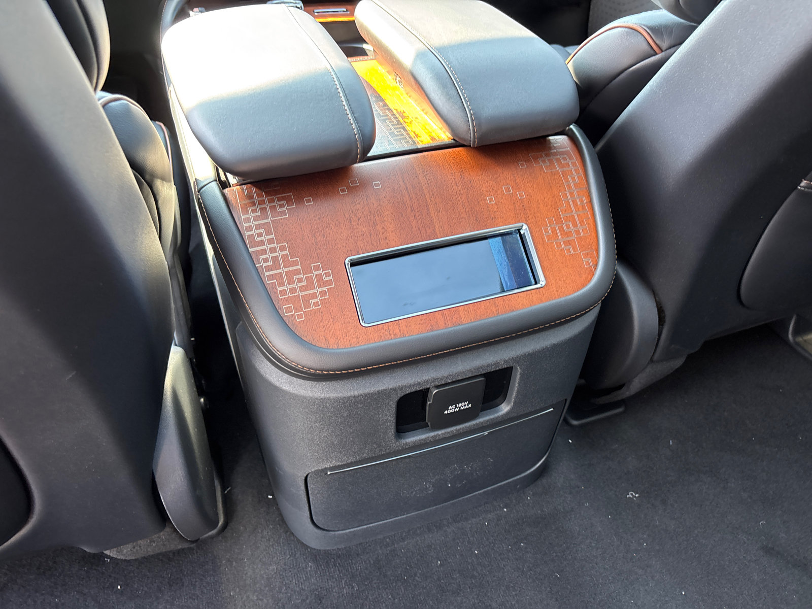 New 2027 Lincoln Navigator Black Label AWD/4WD image 32