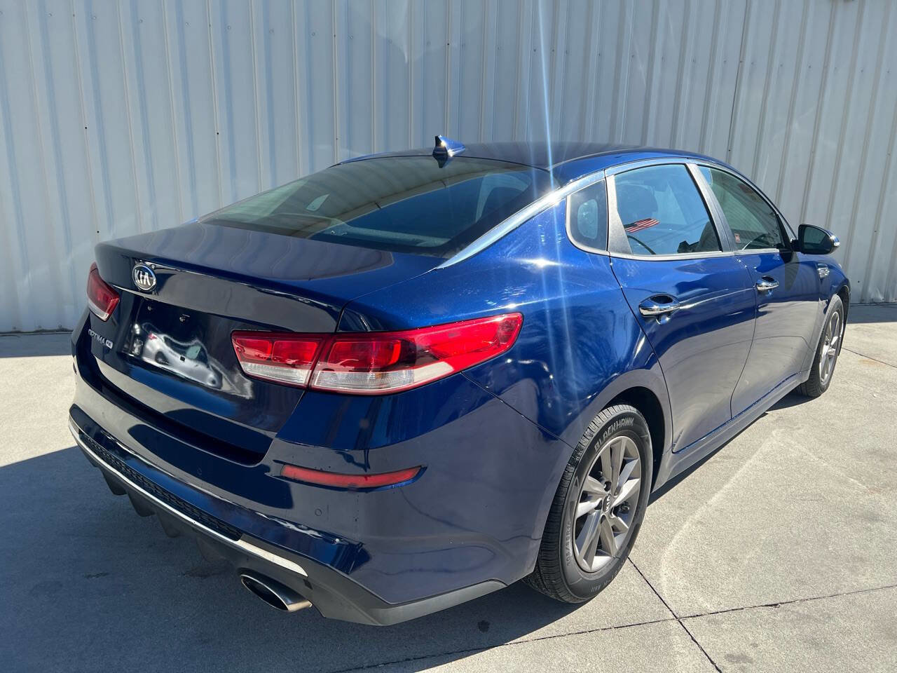 Used 2020 Kia Optima LX image 3