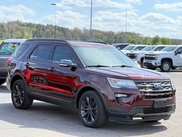 Certified 2018 Ford Explorer XLT w/ XLT Appearance Package AWD/4WD image 36