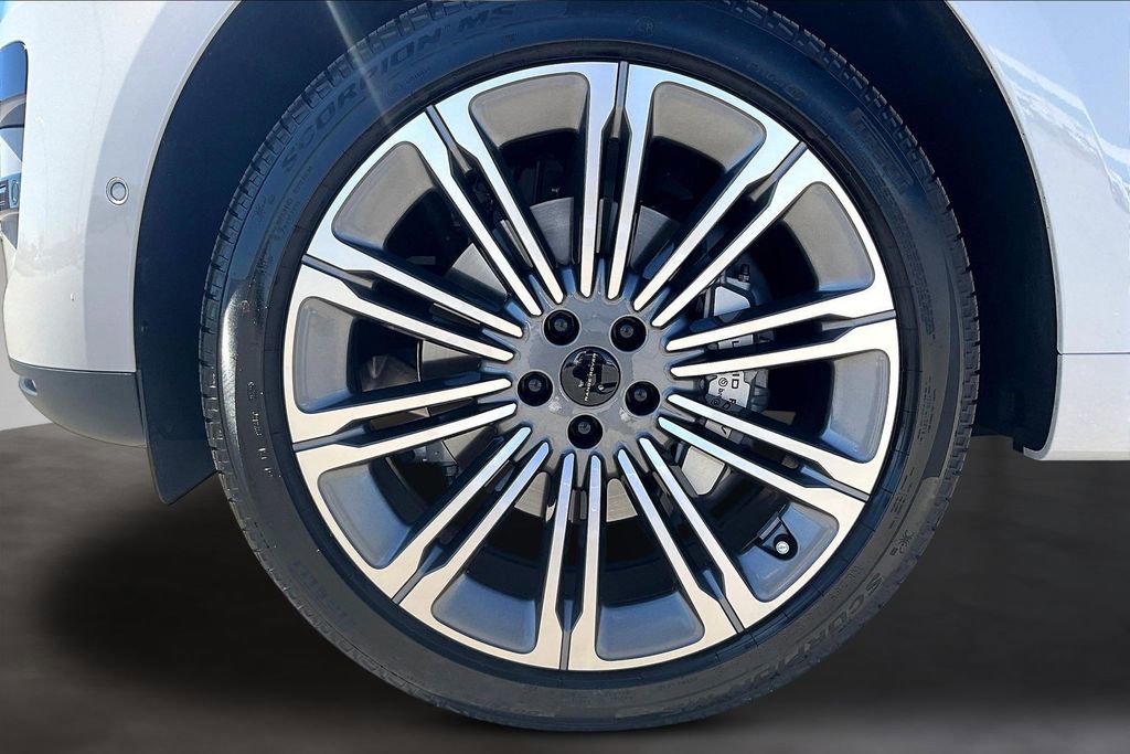 Used 2026 Land Rover Range Rover Sport SE image 8